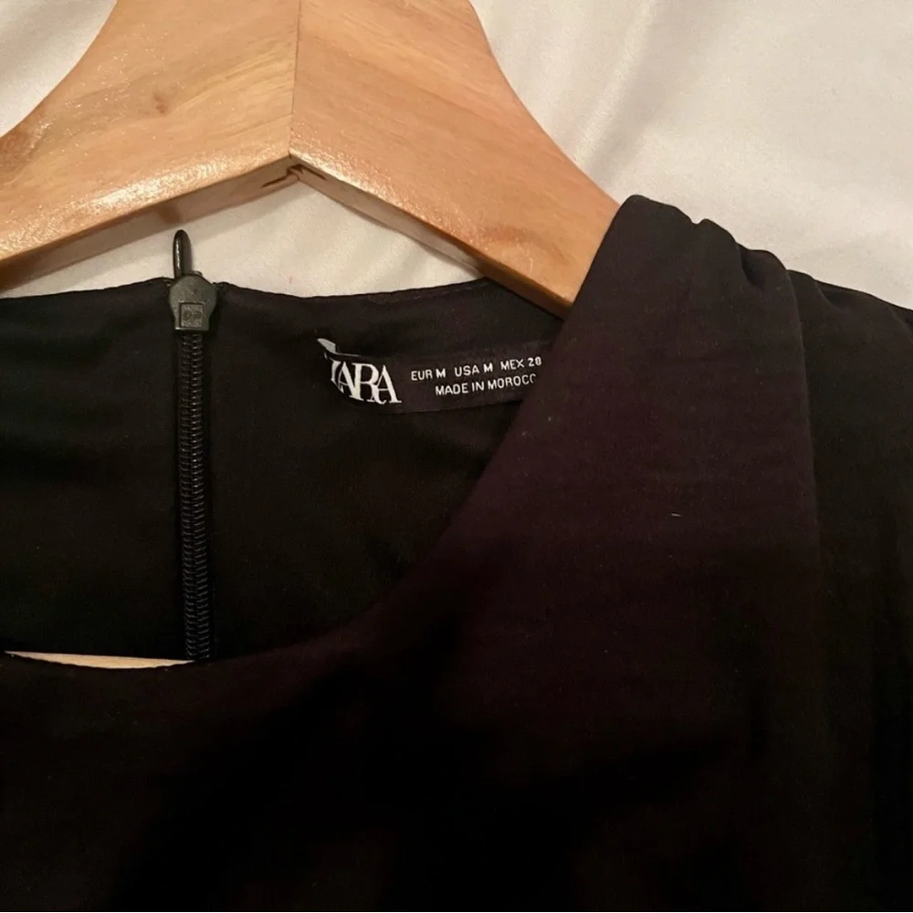 Zara Black Mini Dress with Cut-Out Design - Picture 5 of 10